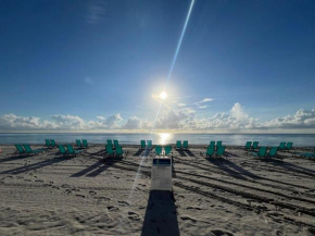 Miami Hollywood Two Bedroom Penthouse With Intracoastal View 005-22bvic